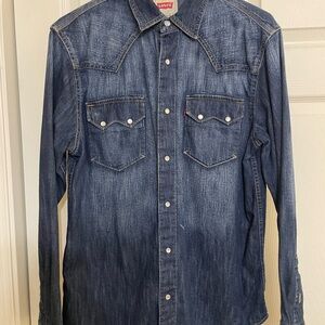 Levi's Blue Denim Button-Up Shirt with Contrast Stitching